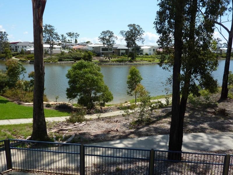 28 CASTELLO CIRCUIT, Varsity Lakes QLD 4227