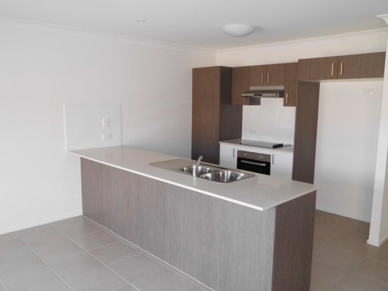 230 Pulgul St, Urangan QLD 4655