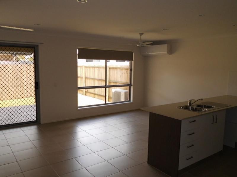 230 Pulgul St, Urangan QLD 4655