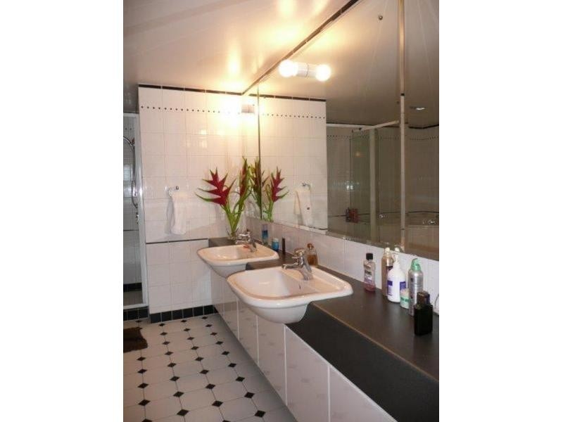 Paradise Waters QLD 4217