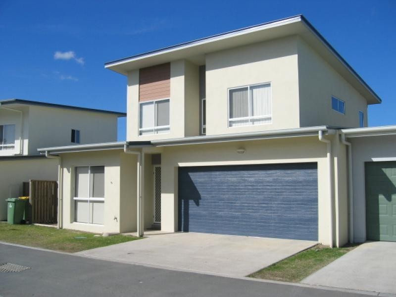 8 Sauvignon Parade, Upper Coomera QLD 4209