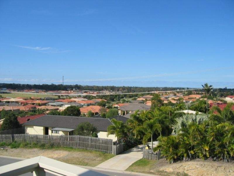 8 Sauvignon Parade, Upper Coomera QLD 4209