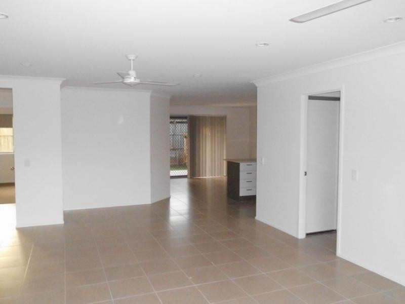 230 Pulgul St, Urangan QLD 4655