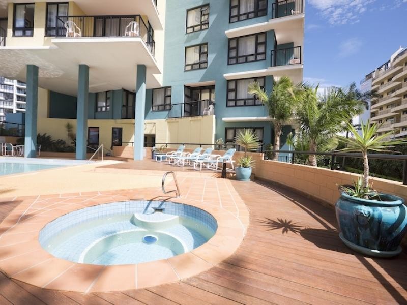 32 Surf Parade, Broadbeach QLD 4218