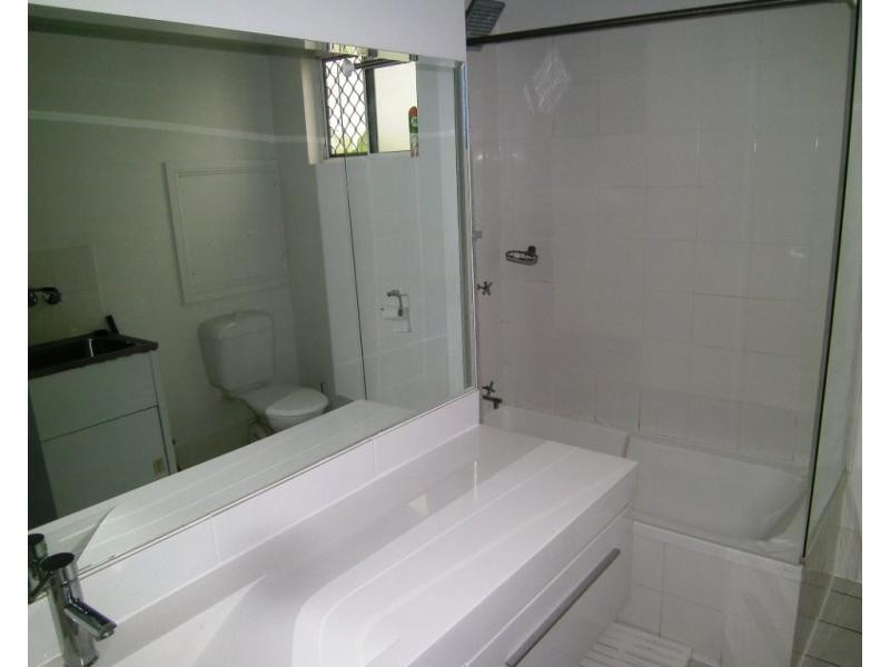 17A Upward Street, Cairns QLD 4870