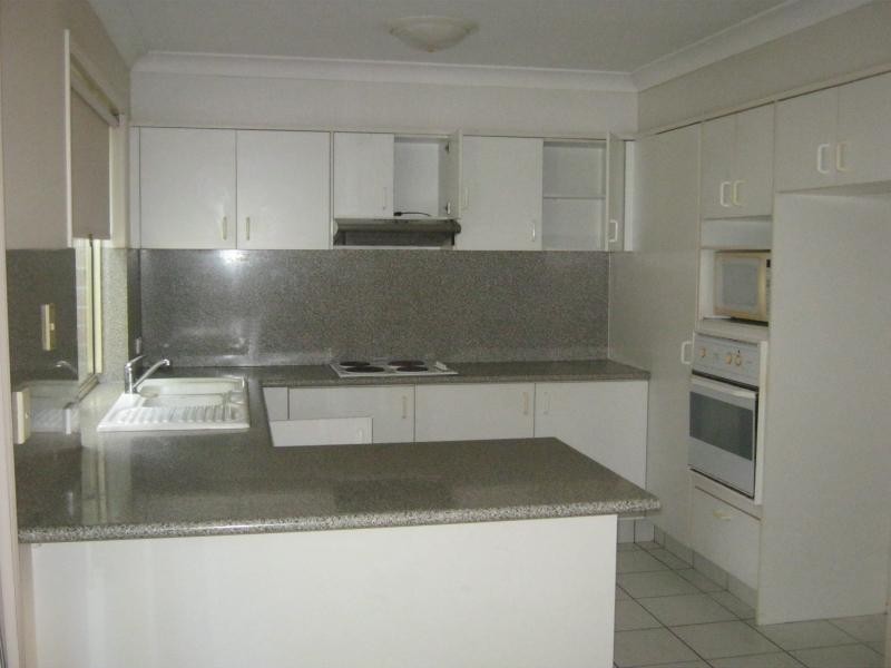 32 Riverview Rd, Nerang QLD 4211