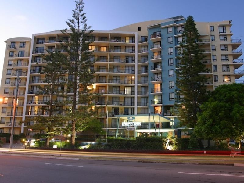 32 Surf Parade, Broadbeach QLD 4218