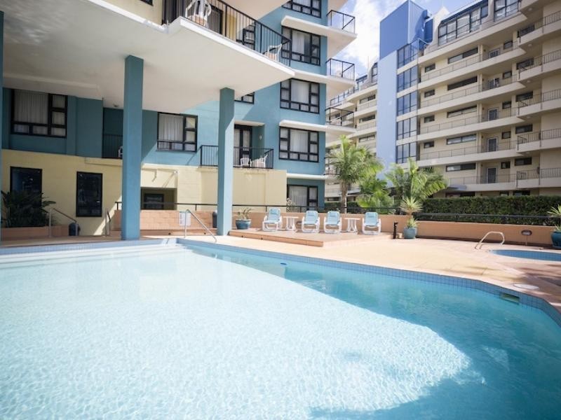 32 Surf Parade, Broadbeach QLD 4218