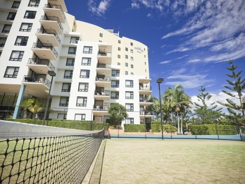 32 Surf Parade, Broadbeach QLD 4218