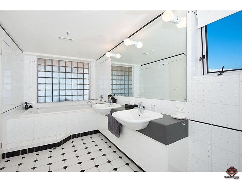 Paradise Waters QLD 4217