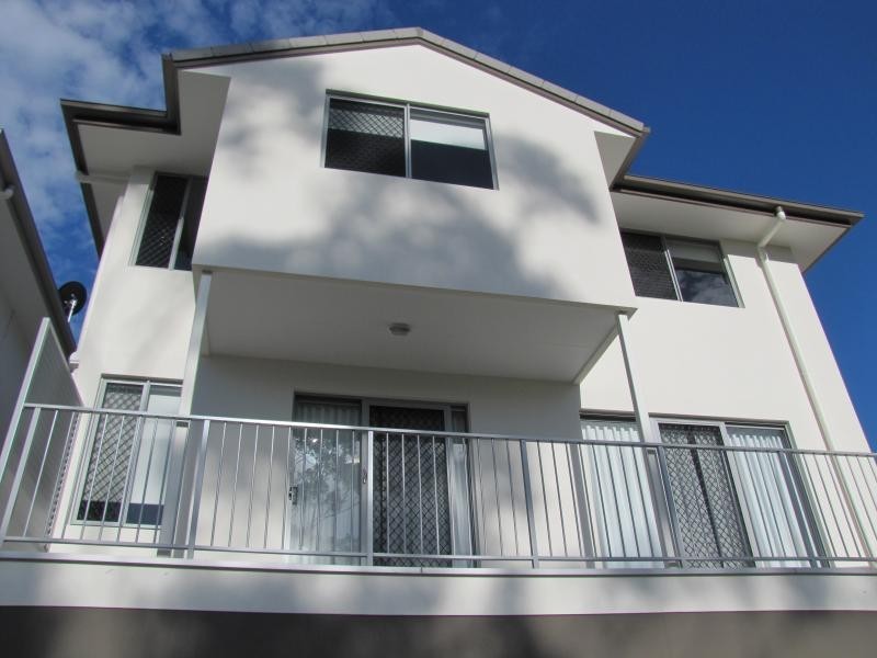 Pacific Pines QLD 4211