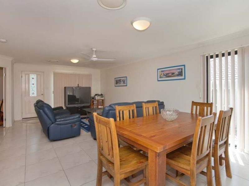 110 Scrub Rd, Carindale QLD 4152