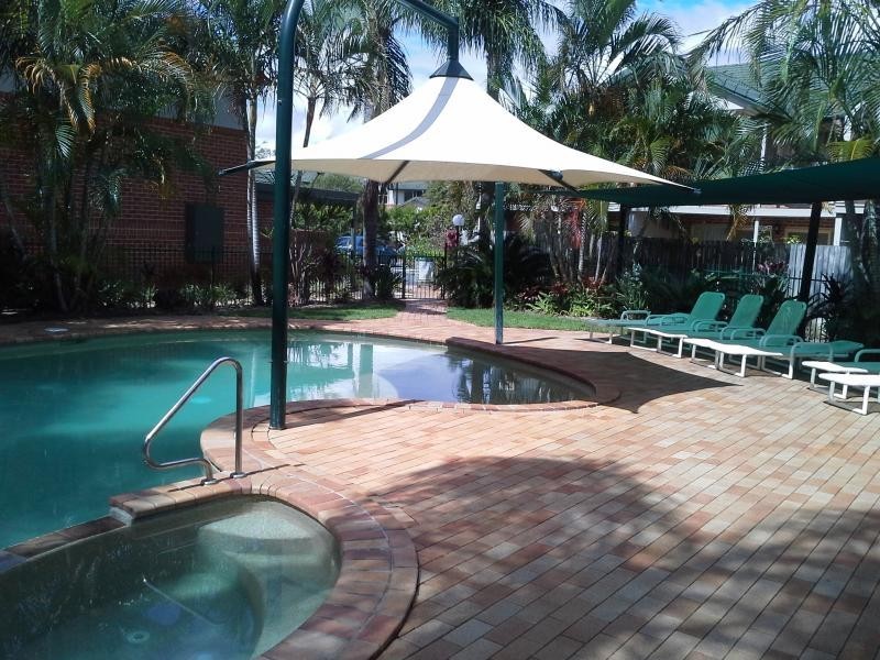 7 Santa Cruz Blvd, Clear Island Waters QLD 4226