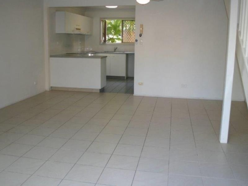 60 Whitby, Southport QLD 4215