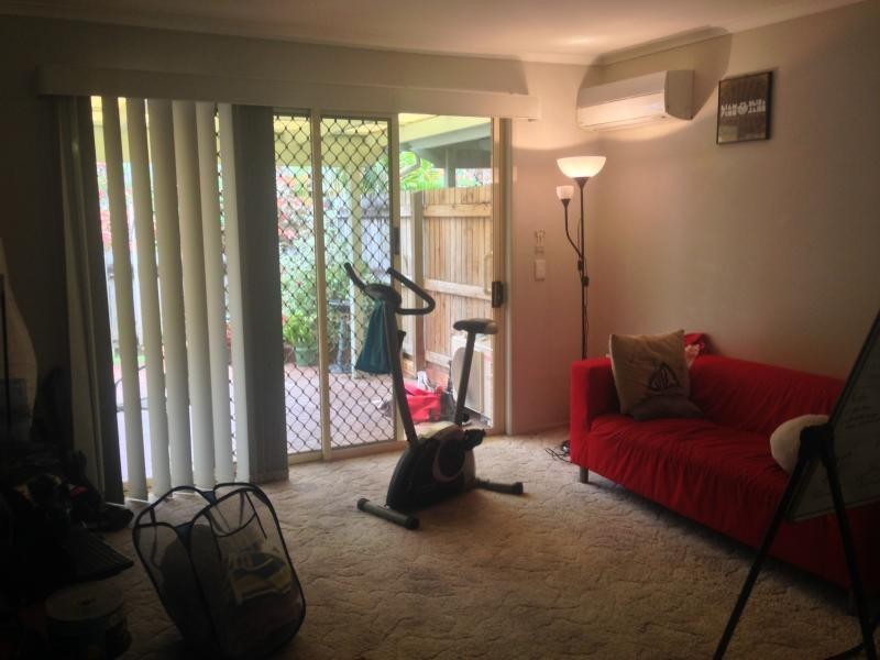 30 Meadowlands Rd, Carindale QLD 4152