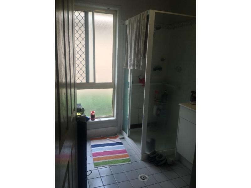 30 Meadowlands Rd, Carindale QLD 4152