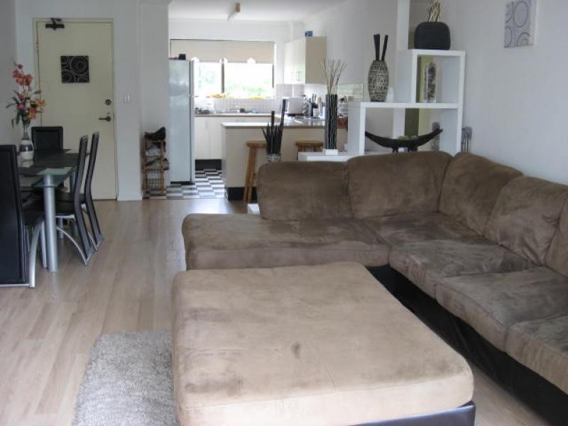 111 Markeri Street, Mermaid Waters QLD 4218