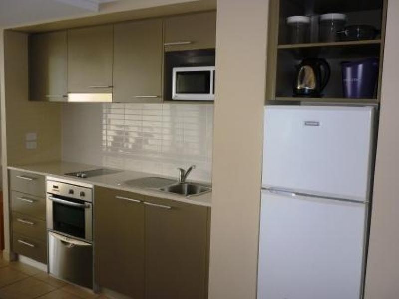 569-571 The Esplanade, Urangan QLD 4655