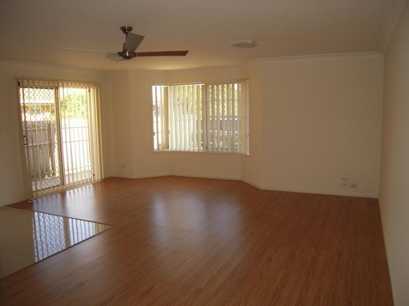 38 Kenny Drive, Labrador QLD 4215