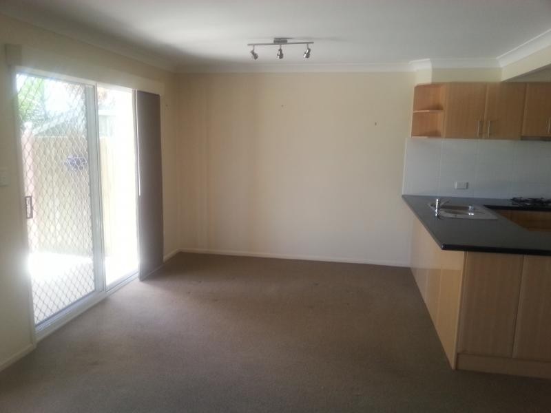 8 Peninsula Ave, Cornubia QLD 4130