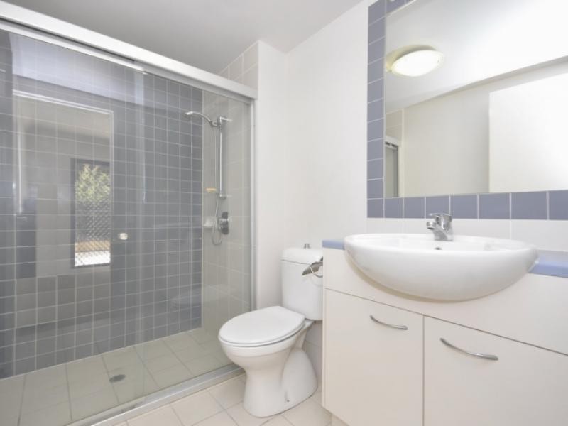 70 Norman Crescent, Norman Park QLD 4170