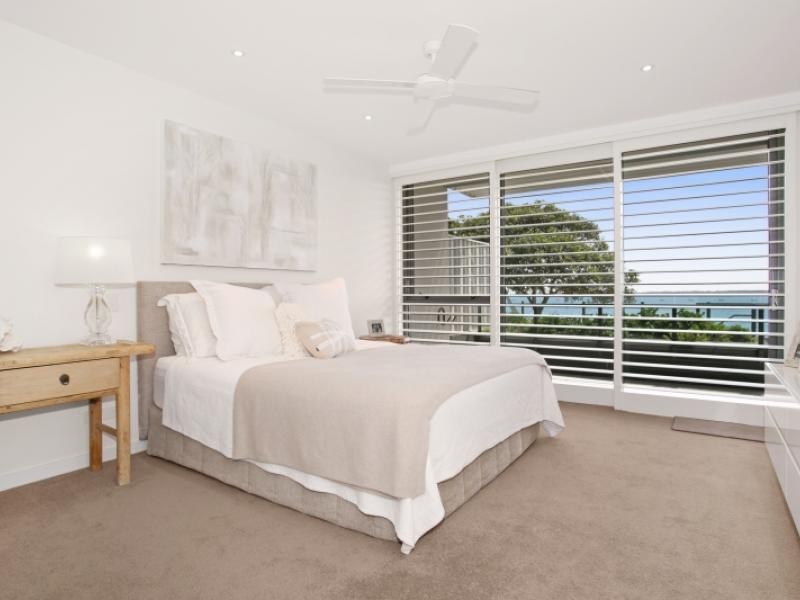 323 Bayview Street, Hollywell QLD 4216