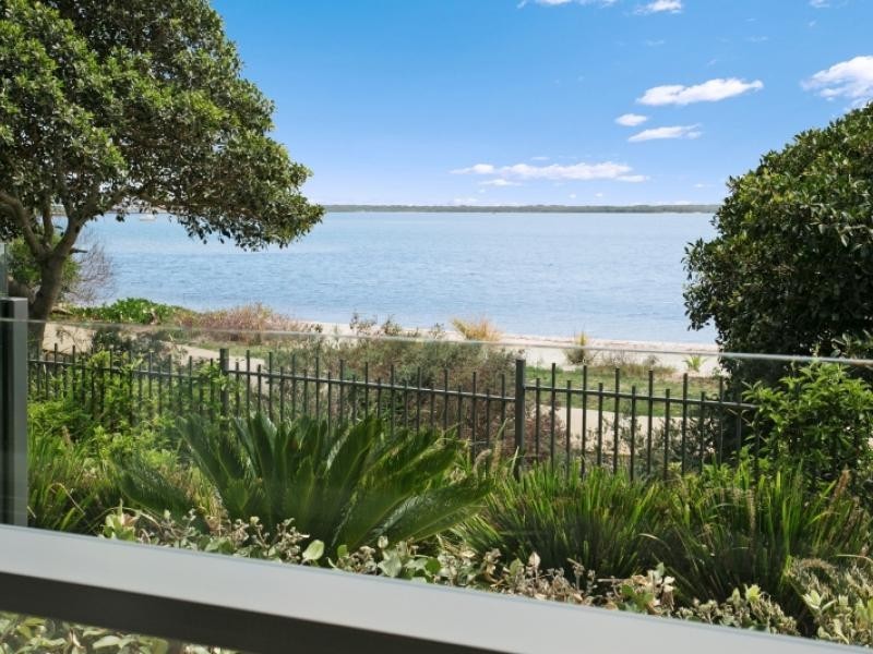 323 Bayview Street, Hollywell QLD 4216