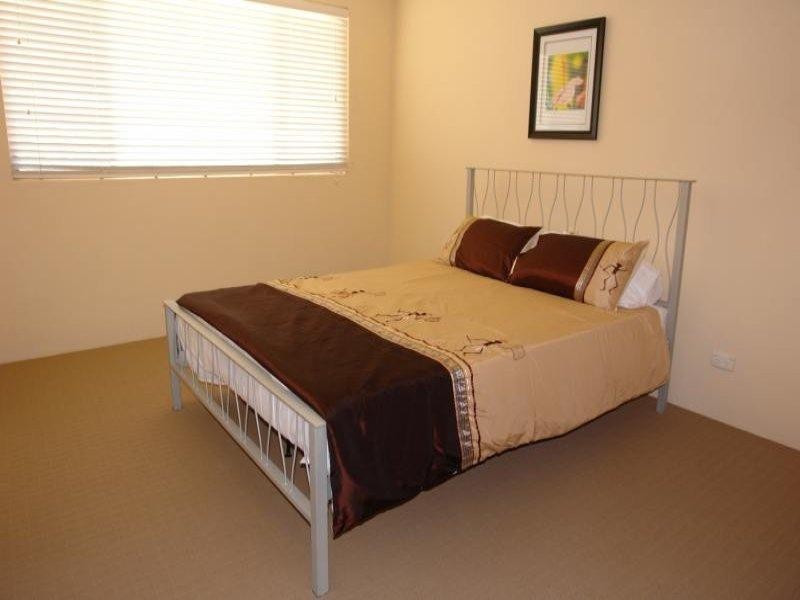 542 Marine Parade, Biggera Waters QLD 4216