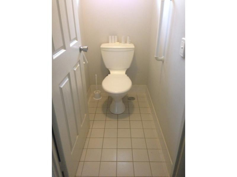 30 Meadowlands Rd, Carindale QLD 4152