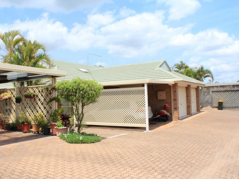 30 Meadowlands Rd, Carindale QLD 4152