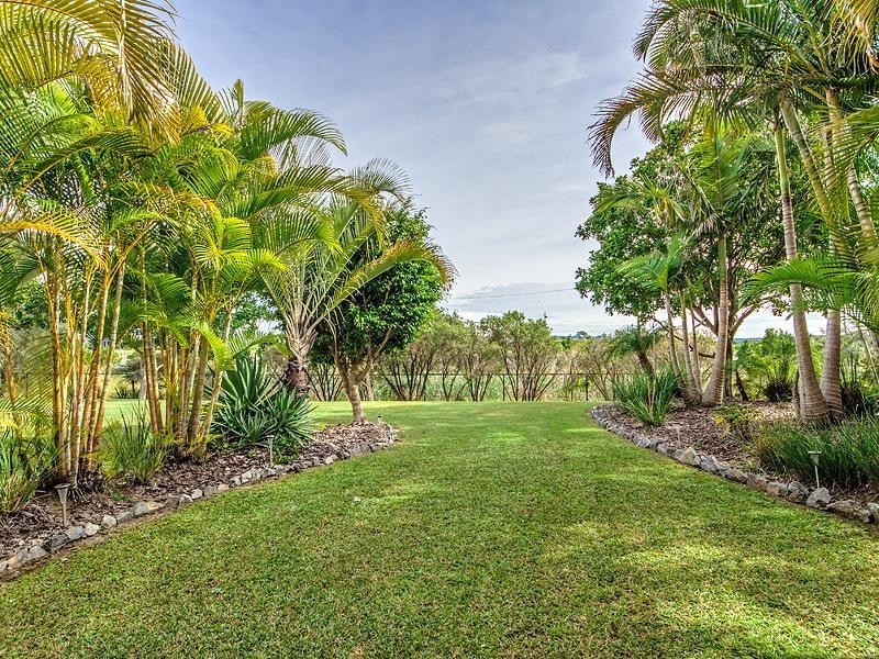 8 Woody Views Way, Robina QLD 4226