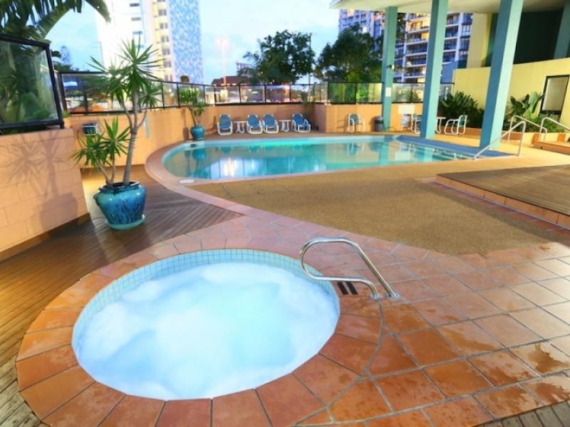 32 Surf Parade, Broadbeach QLD 4218