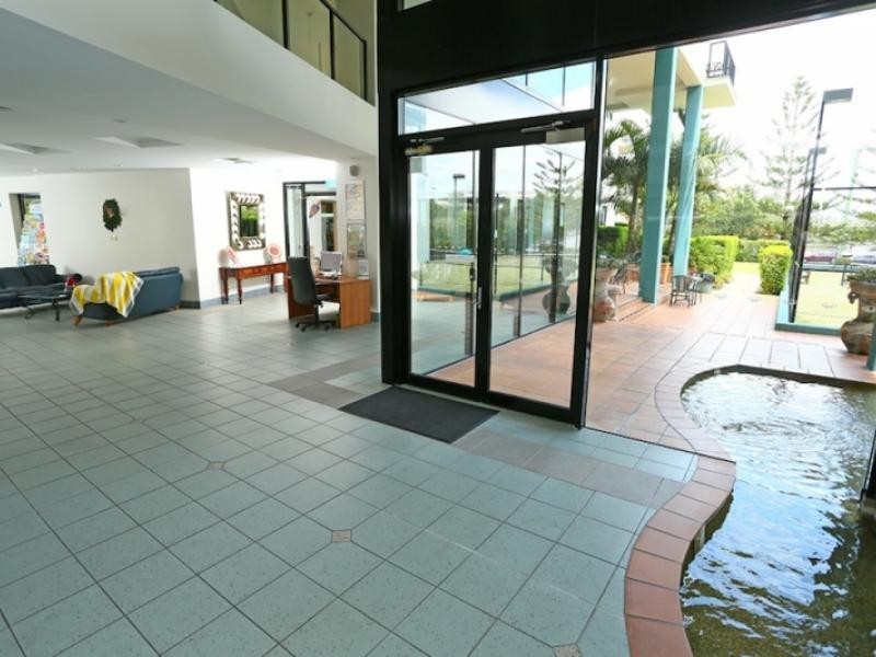 32 Surf Parade, Broadbeach QLD 4218