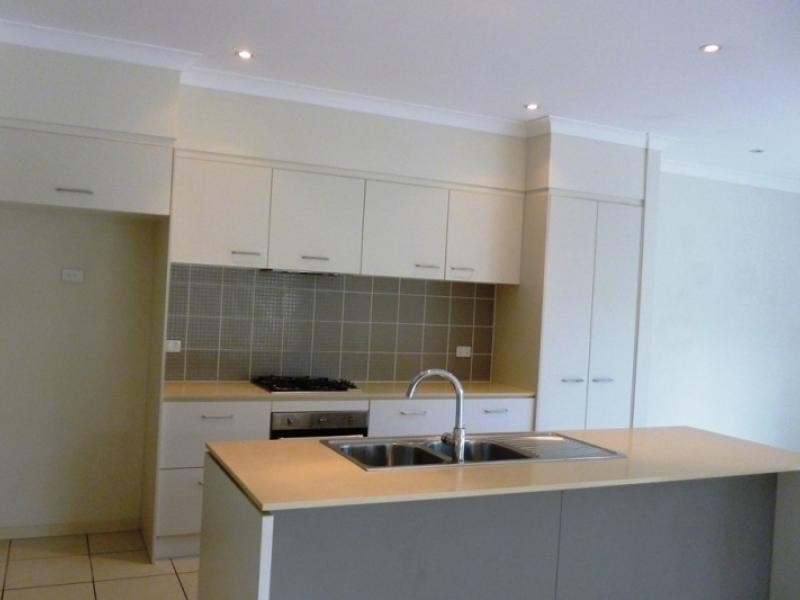 16 Surbiton Court, Carindale QLD 4152