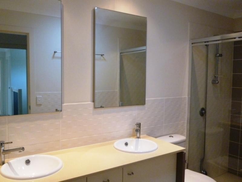 16 Surbiton Court, Carindale QLD 4152