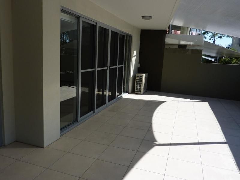 28 CASTELLO CIRCUIT, Varsity Lakes QLD 4227