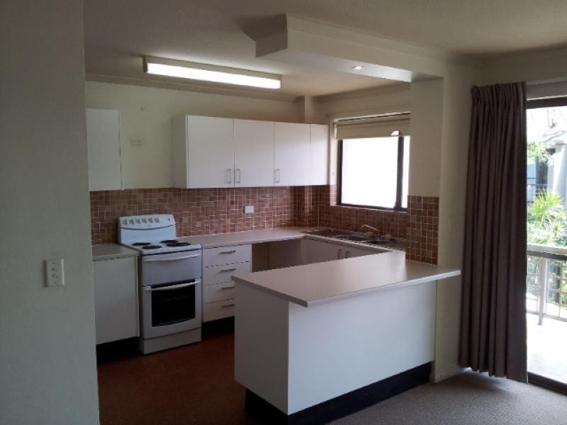 111 Markeri Street, Mermaid Waters QLD 4218