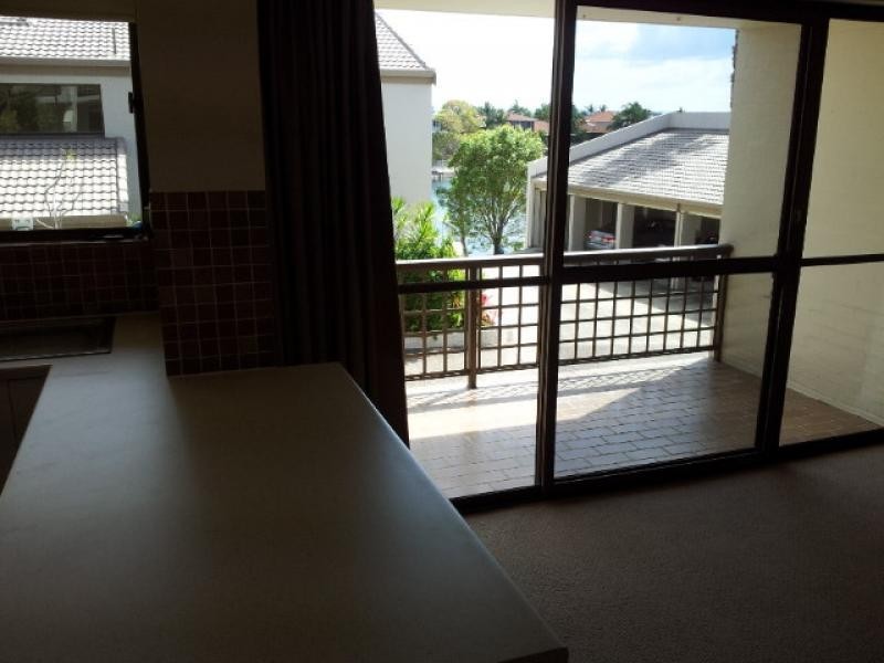 111 Markeri Street, Mermaid Waters QLD 4218