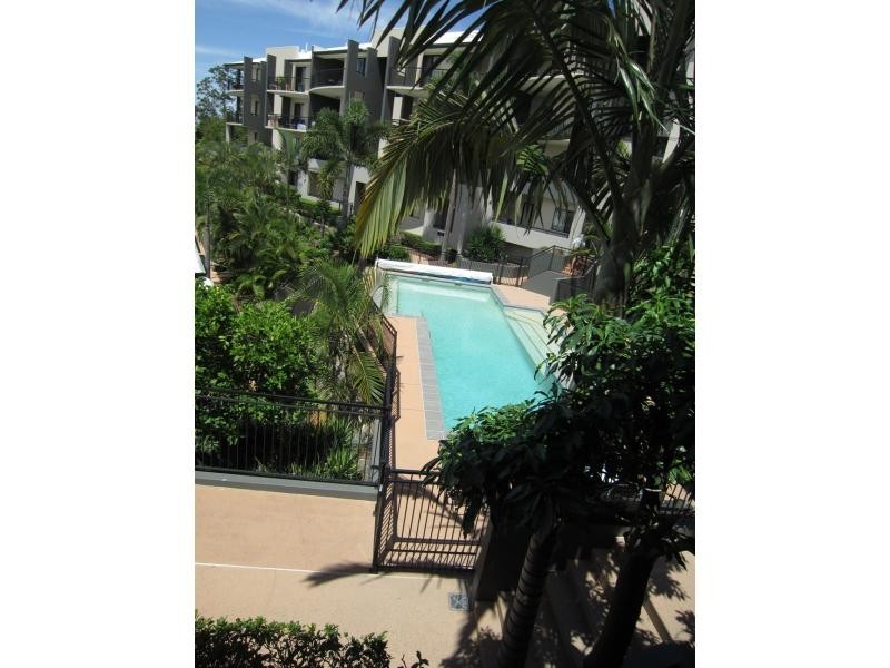70 Norman Crescent, Norman Park QLD 4170