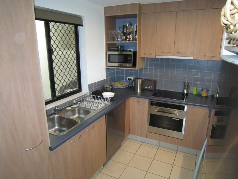 70 Norman Crescent, Norman Park QLD 4170