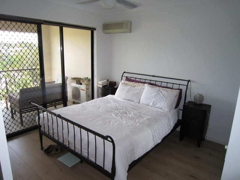 70 Norman Crescent, Norman Park QLD 4170