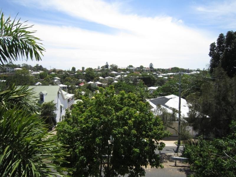 70 Norman Crescent, Norman Park QLD 4170