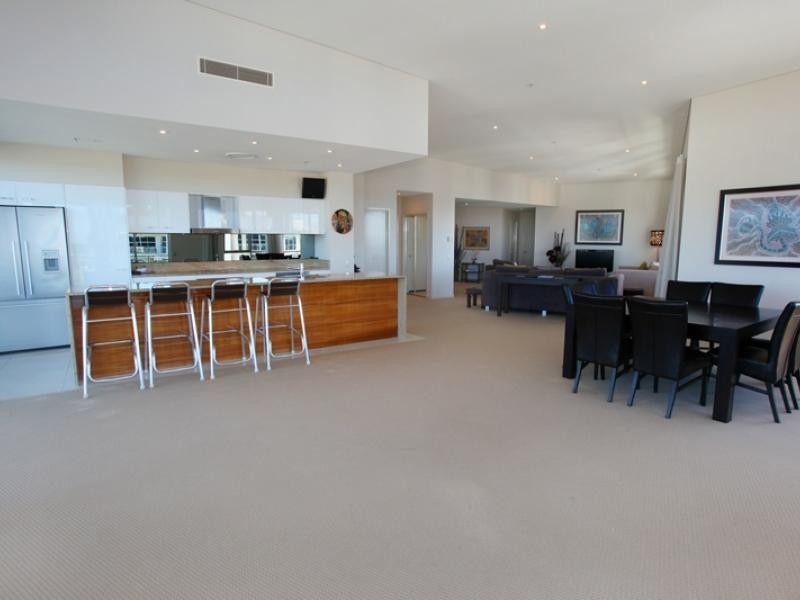 1 Duporth Avenue, Maroochydore QLD 4558