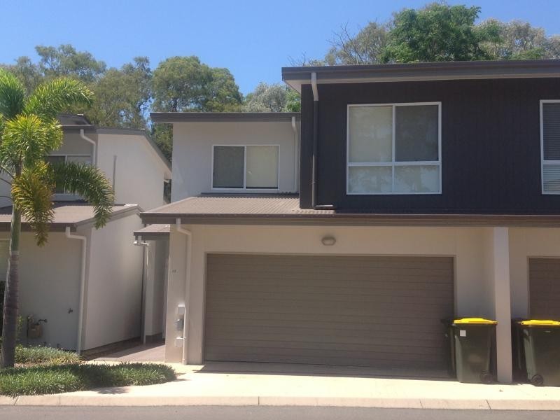 71 Elizabeth st, Urangan QLD 4655