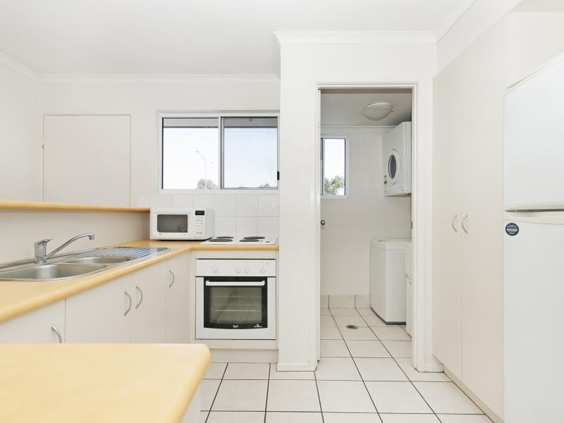 66 University Drive, Meadowbrook QLD 4131