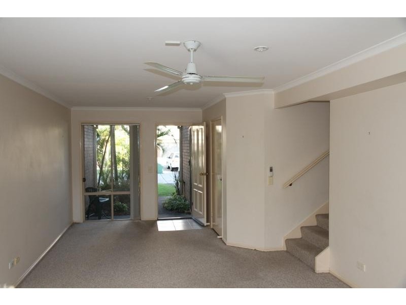 643 Pine Ridge Road, Biggera Waters QLD 4216