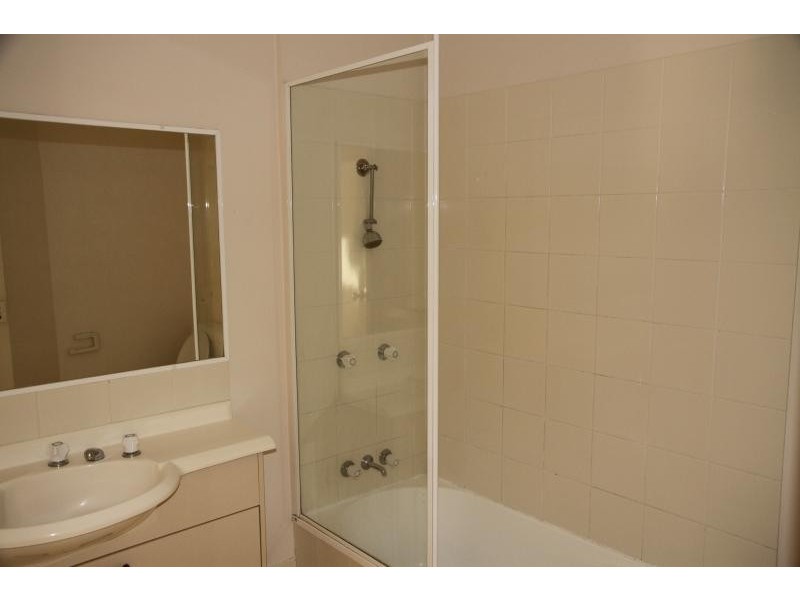 643 Pine Ridge Road, Biggera Waters QLD 4216