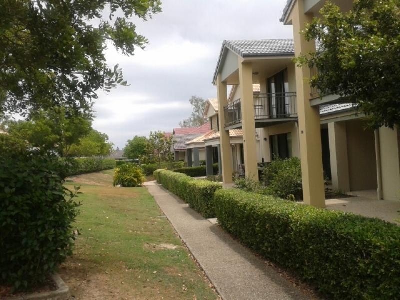 300 Cliveden Avenue, Corinda QLD 4075