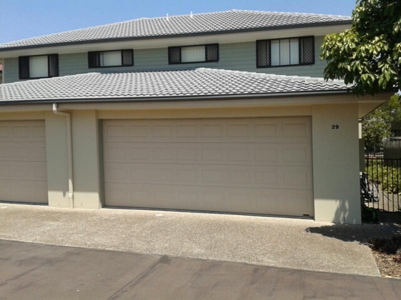 300 Cliveden Avenue, Corinda QLD 4075