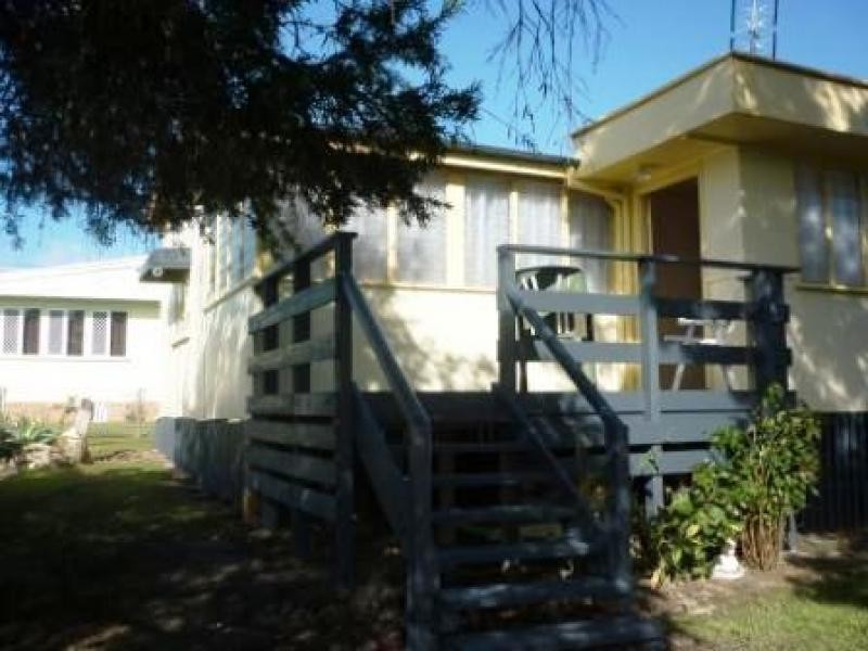 41 Bideford St, Torquay QLD 4655